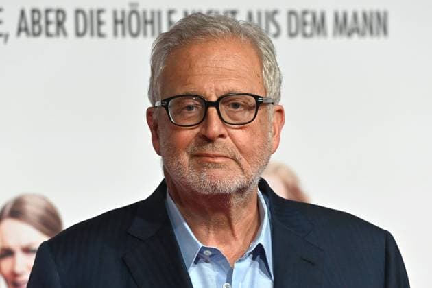 Martin MOSZKOWICZ (Filmproduzent), Einzelbild,angeschnittenes Einzelmotiv,Portraet,Portrait,Porträt. Roter Teppich,Red Carpert Deutschlandpremiere CAVEMAN am 23.01.2023 in der ARRI Lounge in Muenchen. *** Martin MOSZKOWICZ Filmproduzent , single picture, cut single motive, Portraet, Portrait, Portrait red carpet, Red Carpert Germany premiere CAVEMAN on 23 01 2023 in the ARRI Lounge in Munich