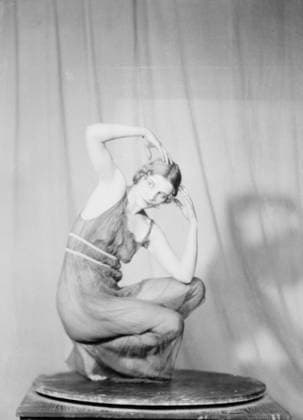 RECORD DATE NOT STATED Elizabeth Duncan dancers and children, 1932 Creator: Arnold Genthe. Copyright:xHeritagexArt HeritagexImagesx IMAGO ,2944031 ! ACHTUNG: AUFNAHMEDATUM GESCHÄTZT!  Copyright:HeritagexArt HeritagexImagesx IMAGO