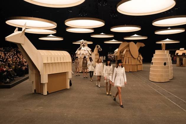 Bilder des Jahres 2023, Entertainment 01 Januar Entertainment Themen der Woche KW04 Entertainment Bilder des Tages Paris Fashion Week. Defile Chanel Show 287990 2023-01-24 Paris France  Copyright: xSergexArnalx xStarfacex STAR_287990_032