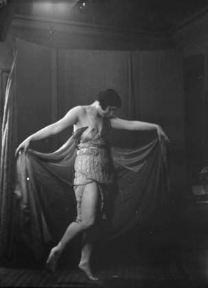 RECORD DATE NOT STATED Irma Duncan dancers, 1929 or 1930. Creator: Arnold Genthe. Copyright:xHeritagexArt HeritagexImagesx IMAGO ,2944442 ! ACHTUNG: AUFNAHMEDATUM GESCHÄTZT!  Copyright:HeritagexArt HeritagexImagesx IMAGO