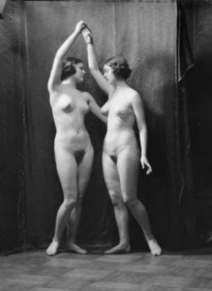 RECORD DATE NOT STATED Irma Duncan dancers, 1929 or 1930. Creator: Arnold Genthe. Copyright:xHeritagexArt HeritagexImagesx IMAGO ,2944447 ! ACHTUNG: AUFNAHMEDATUM GESCHÄTZT!  Copyright:HeritagexArt HeritagexImagesx IMAGO