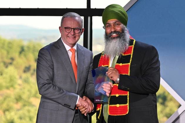 2023 AUSTRALIAN OF THE YEAR AWARDS, Prime Minister Anthony Albanese presents the 2023 Local Hero Amar Singh during the 2023 Australian of the Year Awards ceremony at the National Arboretum in Canberra, Wednesday, January 25, 2023. ( NO ARCHIVING, EDITORIAL USE ONLY, NO USE IN BOOKS WITHOUT CONSENT CANBERRA ACT AUSTRALIA  Copyright: xMICKxTSIKASx 20230125001756410194