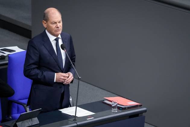 News Themen der Woche KW04 81. Bundestagssitzung und Debatte Aktuell,25.01.2023 Berlin, Bundeskanzler Olaf Scholz (SPD) im Portrait auf der bei Befragung der Bundesregierung im Rahmen der 81. Sitzung des Deutschen Bundestag in Berlin Berlin Berlin *** 81 Bundestag Session and Debate Current,25 01 2023 Berlin, Chancellor Olaf Scholz SPD in portrait on the at questioning the federal government during the 81 session of the German Bundestag in Berlin Berlin