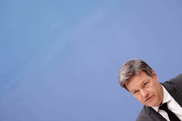 News Bilder des Tages Robert Habeck, Bundesminister fuer Wirtschaft und Klimaschutz, Buendnis 90 Die Gruenen, PK zu - Vorstellung Jahreswirtschaftsbericht - in der Bundespressekonferenz, DEU, Berlin, 25.01.2023 *** Robert Habeck, Federal Minister for Economic Affairs and Climate Protection, Buendnis 90 Die Gruenen, PK on presentation of annual economic report at the Federal Press Conference, DEU, Berlin, 25 01 2023