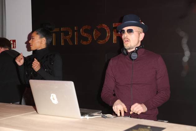 Jan Delay als DJ beim Trisor Grand Opening, Eröffnung am Hopfenmarkt 33, Schließfächer und Tresore für Wertgegenstände 24 Stunden täglich geöffnet, Hamburg 25.1.2023 *** Jan Delay as DJ at the Trisor Grand Opening, opening at Hopfenmarkt 33, lockers and safes for valuables open 24 hours a day, Hamburg 25 1 2023