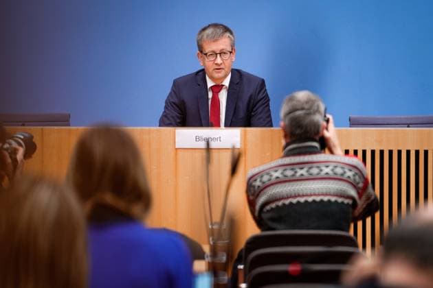 News Themen der Woche KW04 News Bilder des Tages Bundespressekonferenz Vorstellung der Agenda und aktuellen Themen des Sucht und Drogenbeauftragten Aktuell,25.01.2023, Berlin, Burkhard Blienert, Drogenbeauftragter der Bundesregierung im Portrait bei der Bundespressekonferenz zum Thema Vorstellung der Agenda und aktuellen Themen des Sucht und Drogenbeauftragten in Berlin Berlin Berlin Deutschland *** Federal Press Conference Presentation of the agenda and current topics of the Addiction and Drug Commissioner Current,25 01 2023, Berlin, Burkhard Blienert, Drug Commissioner of the Federal Government in portrait at the Federal Press Conference on the topic Presentation of the agenda and current topics of the Addiction and Drug Commissioner in Berlin Berlin Germany