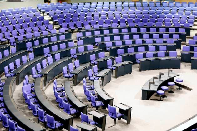Deutscher Bundestag Berlin, 26.01.2023 - Sitzplaetze im Deutschen Bundestag. Im 20.Deutschen Bundestag sind 736 Sitzplaetze fuer Abgeordnete. Kuenftig soll es statt Erst- und Zweitstimme eine Wahlkreis- und eine Hauptstimme geben, Ueberhangmandate entfielen somit. Berlin Berlin Deutschland *** German Bundestag Berlin, 26 01 2023 Seats in the German Bundestag In the 20 German Bundestag are 736 seats for deputies In the future, there should be a constituency and a main vote instead of first and second vote, overhang mandates thus eliminated Berlin Berlin Germany
