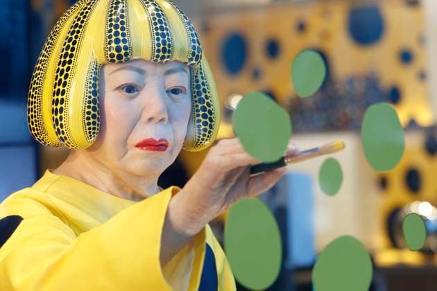 Entertainment Themen der Woche KW04 Entertainment Bilder des Tages January 26, 2023, Tokyo, Japan: A life-sized humanoid robot of the contemporary artist Yayoi Kusama is on display at the Louis Vuitton boutique in the fashion district of Tokyo. The Yayoi Kusama robot, dressed in a polka-dot attire, is programmed to appear as though she is painting polka-dots on the shop window. This is the second time Yayoi Kusama and the fashion label Louis Vuitton have worked together. Tokyo Japan - ZUMAm191 20230126_zap_m191_011 Copyright: xRodrigoxReyesxMarinx