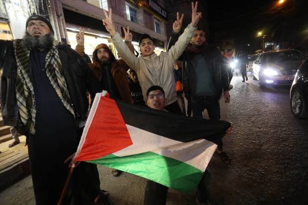 News Themen der Woche KW04 News Bilder des Tages Palestinians celebrate in the streets following reports that eight Israelis were killed in a shooting attack in Jerusalem, in Khan Younis in the southern of Gaza Strip Palestinians celebrate in the streets following reports that eight Israelis were killed in a shooting attack in Jerusalem, in Khan Younis in the southern of Gaza Strip on January 27, 2023. Israeli emergency services are reported 8 people have been killed as a result of a shooting attack near a synagogue in a Jewish neighborhood of East Jerusalem. Photo by Ashraf Amra apaimages Khan Younis Gaza Strip Palestinian Territory 270123_KHANYOUNIS_ASH_00 (38) Copyright: xapaimagesxAshrafxAmrax xapaimagesx