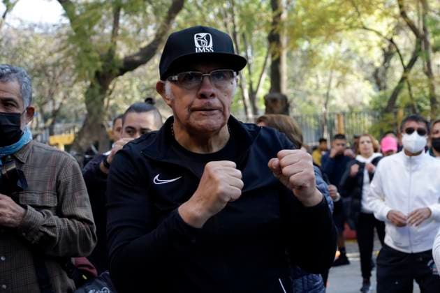 Mexican Institute of Social Security celebrates 80 years of its creation January 27, 2023, Mexico City, Mexico: Former world boxing champion, Isidro Pipino Cuevas, in the Cardio Box Macro Physical Activation class for the institute s 80th anniversary on the esplanade of Conjunto Colonia in Mexico City . on January 27, 2023 in Mexico City, Mexico (Photo by Luis Barron Eyepix Group). Copyright: xLuisxBarronx xEyepixxGroupx LB20230127_IMSS35