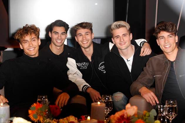 Hamburg, Germany 27 January 2023 NDR Talk Show 27 01 2023 Pictured The Elevator Boys, with Bene Schulz, Jacob Rott, Julien Brown, Luis Freitag, Tim Schäcker Schaecker NDR Studio Hamburg. Copyright: xFotostandx xMeyerx