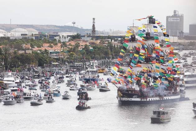 Bilder des Jahres 2023, News 01 Januar News Themen der Woche KW04 News Bilder des Tages January 28, 2023, Tampa, Florida, USA: The Jose Gasparilla ship sails toward the Tampa Convention Center during the 2023 Gasparilla Invasion and Parade of Pirates on Saturday, Jan. 28, 2023, in Tampa. Tampa USA - ZUMAs70_ 20230128_zan_s70_016 Copyright: xAngelicaxEdwardsx