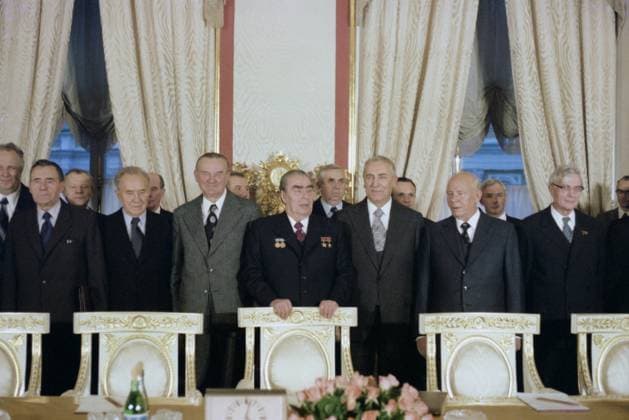Moscow, USSR. Minister of Foreign Affairs of the USSR Andrei Gromyko, Chairman of the Council of Ministers of the USSR Alexei Kosygin, Member of the Politburo of the Central Committee of the Polish United Workers Party (PZPR), Chairman of the Council of Ministers of the Polish People s Republic (PRL) Piotr Jaroszewicz, General Secretary of the Central Committee of the Communist Party of the Soviet Union Leonid Brezhnev, head of the party and government delegation of the PRL, First Secretary of the Central Committee of the PZPR Edward Gierek, Chairman of the Presidium of the Supreme Soviet of the USSR Nikolai Podgorny and Secretary of the Central Committee of the CPSU Mikhail Suslov (L-R front) meet before the talks in the Kremlin. Eduard P  16799327