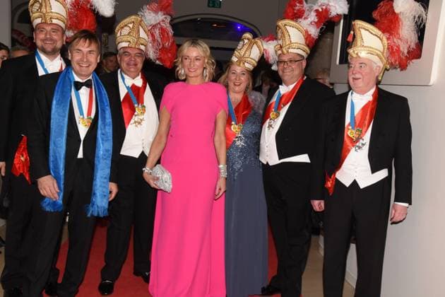 Thomas Linsmayer German Theater Managing Director Guenther Grauer Narrhalla President with Praesidium Monika Gruber Cabaret Artist Karl Valentin Order Prize Winner Munich 18 01 2020 German Theater Narrhalla Soiree Award of the Karl Valentine Order Munich