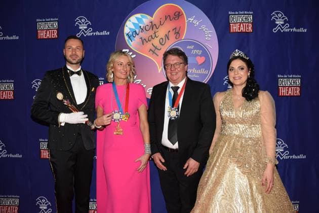 With Munich market merchants showmen prince and princess Christopher and Nina Monika Gruber cabaret artist Karl Valentin Order award winner Helmut Schleich cabaret artist Munich 18 01 2020 Deutsches Theater Narrhalla Soiree award ceremony Karl Valentinsorden Munich