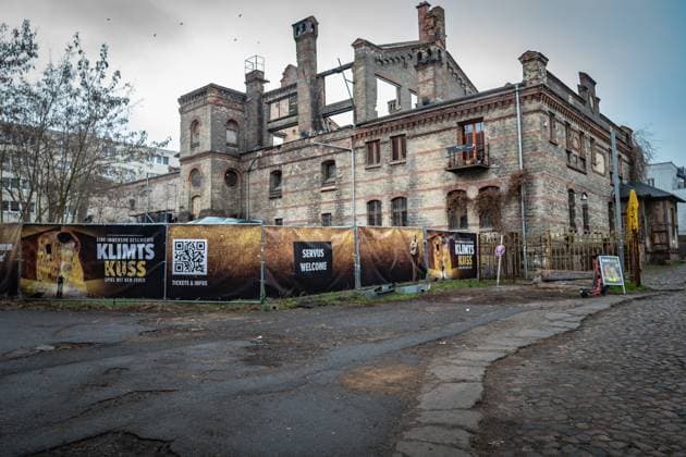 Berlin Prenzlauer Berg Gustav Klimt Klimts Kiss An Immersive History Music Brewery 29 01 2023 Berlin