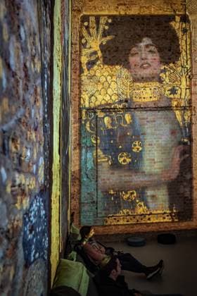 Berlin Prenzlauer Berg Gustav Klimt Klimts Kiss an immersive story Music Brewery 29 01 2023 EDITORIAL USE ONLY Berlin