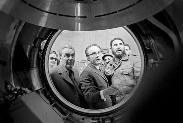 Moscow Region, USSR. June 29, 1972. General Secretary of the Central Committee of the Communist Party of the Soviet Union Leonid Brezhnev (L front) and First Secretary of the Central Committee of the Communist Party of Cuba, Prime Minister of the Revolutionary Government of the Republic of Cuba Fidel Alejandro Castro Ruz (R front) examine the docking unit of an orbital station in the 1st Scientific Research and Testing Cosmonaut Training Centre named after Yuri Gagarin in Zvyozdny gorodok. Viktor Koshevoi, Vladimir Musaelyan TASS  2722688