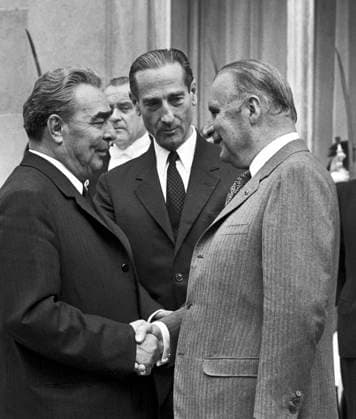 Paris, France. October 25, 1971. President of France Georges Pompidou (R) shakes hands with General Secretary of the Central Committee of the CPSU Leonid Brezhnev after talks at the Elysee Palace. Vladimir Musaelyan TASS  7048549
