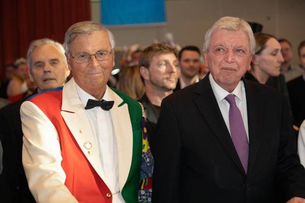 Award of the Order of Courage to Volker Bouffier 29 01 2023 Bürstadt Award of the Order of Courage to Volker Bouffier Wolfgang Bosbach, Volker Bouffier TG2023-0087