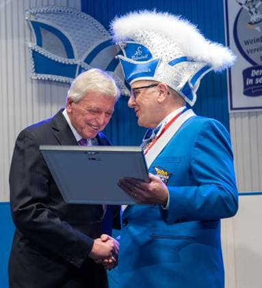 Award of the Order of Courage to Volker Bouffier 29 01 2023 Bürstadt Award of the Order of Courage to Volker Bouffier Volker Bouffier, Frank Reichmann TG2023-0087