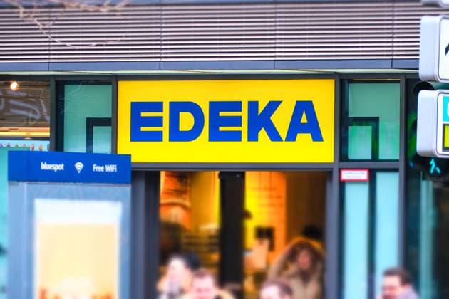 Düsseldorf 30.01.2023 Edeka Lebensmittel Supermarkt Düsseldorf Nordrhein-Westfalen Deutschland *** Düsseldorf 30 01 2023 Edeka Food Supermarket Düsseldorf North Rhine Westphalia Germany