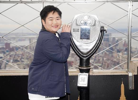 Entertainment Themen der Woche KW05 Entertainment Bilder des Tages Reyn Doi at a public appearance for THAT 90S SHOW Reyn Doi Visits Empire State Building, The Empire State Building, New York, NY January 31, 2023. Photo By: Eli Winston Everett Collection at a public appearance for THAT 90S SHOW Reyn Doi Visits Empire State Building, The Empire State Building, New York, NY January 31, 2023. Photo By: Eli Winston Everett Collection PUBLICATIONXNOTxINxCANxCHNxFRAxITAxJPNxNORxPOLxRUSxESPxUKxUSA