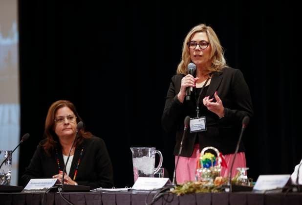Kanada, Bundestaat Manitoba und Vertreter der Ethnie Peguis unterzeichnen Abkommen in Winnipeg January 31, 2023, WINNIPEG, MANITOBA, CANADA: Manitoba Premier Heather Stefanson listens in as Rochelle Squires, Manitoba Minister of Families, speaks at an event where Peguis First Nation and Child and Family Services (CFS) along with the federal and Manitoba governments announce and sign the Peguis First Nation Honouring our Children, Families and Nation Act Coordination Agreement in Winnipeg, Tuesday, January 31, 2023. The governments of Canada and Manitoba joined Peguis Chief Glenn Hudson and Peguis CFS for this historic event. WINNIPEG CANADA - ZUMAc35_ 20230131_zaf_c35_098 Copyright: xJohnxWoodsx