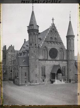 RECORD DATE NOT STATED The Hague, the Netherlands the Binnenhof Court , 1929 - Netherlands - StÃ phane Passet - (August 17-31) (French - ï»¿La Haye , Pays-Bas La cour du Binnenhof). Parliament, public civil architecture, administration, Middle Ages, Court, Palais , ChÃ¢teau, Habitat , architecture, company, art Copyright: xpiemagsx AKahnlpie020223-17828 !ACHTUNG AUFNAHMEDATUM GESCHÄTZT!