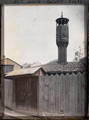 RECORD DATE NOT STATED Sarajevo, Bosnia and Herzegovina Ancient Mosque in Wood Minaret , 1912 - Balkans, Italy - Jean Brunhes and Auguste LÃ on - (October 13 - 27) (French - ï»¿Sarajevo , Bosnie-HerzÃ govine Ancienne mosquÃ e Ã minaret de bois). Islam, minaret, door, mosque, religious architecture, Religion , Habitat , Architecture, Bosnia, Sarajevo, former mosque in wood minaret Copyright: xpiemagsx AKahnlpie020223-6338 !ACHTUNG AUFNAHMEDATUM GESCHÄTZT!