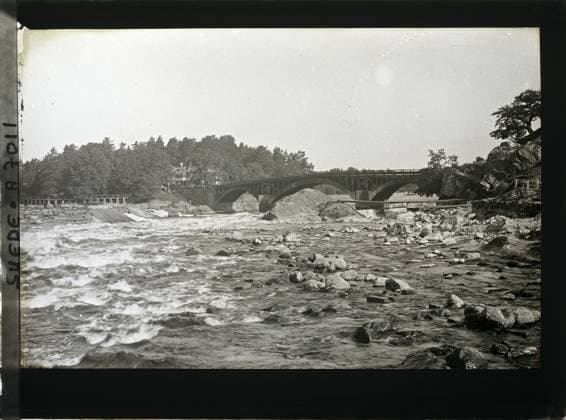 RECORD DATE NOT STATED Alvkarleby, Sweden seen from the Charles XIII bridge on the Dalälven river , 1910 - Voyage of Albert Kahn and Auguste LÃ on in Scandinavia - (August 9 - September 14) (French - ï»¿Alvkarleby , Suede Vue du pont Charles XIII sur la riviere Dalälven). Civil engineering, river, housing, fishing , sea trades, hydrography, bridge, Habitat , architecture, economic activity, nature , environment, Bridge at Elfkarleo (Check on the plate) Norway, Elfkarleo, Bridge at Elfkarleo Copyright: xpiemagsx AKahnlpie020223-3778 !ACHTUNG AUFNAHMEDATUM GESCHÄTZT!