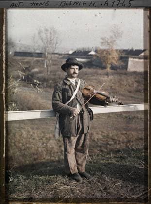 RECORD DATE NOT STATED Brod, Bosnia and Herzegovina Man Tzigane at the violin , 1912 - Balkans, Italy - Jean Brunhes and Auguste LÃ on - (October 13 - 27) (French - ï»¿Brod , Bosnie-HerzÃ govine Homme tzigane au violon). Music, ethnic minority, portrait, gypsy, man, Art, society, human beings, Bosnia, Bosna-Brod, a gypsy (violin) Copyright: xpiemagsx AKahnlpie020223-6435 !ACHTUNG AUFNAHMEDATUM GESCHÄTZT!
