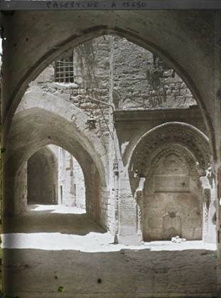 RECORD DATE NOT STATED Jerusalem, Palestine Street El Wad , 1918 - Near East, Egypt, Palestine, Cyprus - Paul Castelnau (photographic section of the armies) - (January 9 -October 6) (French - ï»¿JÃ rusalem , Palestine La rue El Wad). Lantern, covered passage, street , neighborhood, fountain, arc , arcade , arceau, Habitat , Architecture, Palestine, Jerusalem, rue El Wad Copyright: xpiemagsx AKahnlpie020223-271 !ACHTUNG AUFNAHMEDATUM GESCHÄTZT!