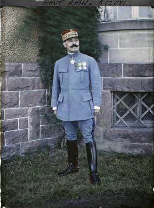 RECORD DATE NOT STATED Montreux-Vieux, Alsace, France General Berdoulat, Commandt on 1st c .A .c. to Montreux Old , 1917 - Alsace - Paul Castelnau (photographic section of the armies) - (June) (French - ï»¿Montreux-Vieux , Alsace , France GÃ nÃ ral Berdoulat , Commandt le 1er C .A .C. Ã Montreux Vieux). Military personality, military uniform, portrait, front, Personality, clothing, human beings, First World War, Montreux-Vieux, General Berdoulat, Commandt on 1st C.A.C. to Montreux Old Copyright: xpiemagsx AKahnlpie020223-13465 !ACHTUNG AUFNAHMEDATUM GESCHÄTZT!