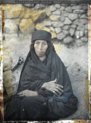 RECORD DATE NOT STATED Jerusalem, Palestine Woman of AS-Salt tattooed at Indigo , 1918 - Near East, Egypt, Palestine, Cyprus - Paul Castelnau (photographic section of the armies) - (January 9 -October 6) (French - ï»¿JÃ rusalem , Palestine Femme d As-Salt tatouÃ e Ã l indigo). Woman, costume, ethnic minority, Bedouin, Islam, portrait, tattoo, jewelry, hairstyle , headgear, Human beings, clothing, society, religion, Palestine, Jerusalem, women of El-Salt Copyright: xpiemagsx AKahnlpie020223-4166 !ACHTUNG AUFNAHMEDATUM GESCHÄTZT!