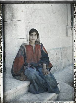 RECORD DATE NOT STATED Bethlehem, Palestine Young Bedouin woman (?) , 1918 - Near East, Egypt, Palestine, Cyprus - Paul Castelnau (photographic section of the armies) - (January 9 -October 6) (French - ï»¿BethlÃ em , Palestine Jeune femme bÃ douine ( ? )). Woman, costume, portrait, accessory, jewelry, hairstyle , headgear, Human beings, clothing, Palestine, Bethlehem, Bedouine de Bethlehem. Copyright: xpiemagsx AKahnlpie020223-4183 !ACHTUNG AUFNAHMEDATUM GESCHÄTZT!