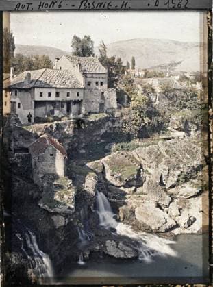 RECORD DATE NOT STATED Mostar, Bosnia and Herzegovina the old town , 1912 - Balkans, Italy - Jean Brunhes and Auguste LÃ on - (October 13 - 27) (French - ï»¿Mostar , Bosnie-HerzÃ govine La vieille ville). Waterfall, river, home, street , neighborhood, Habitat , Architecture, Bosnia, Mostar, the old town Copyright: xpiemagsx AKahnlpie020223-6408 !ACHTUNG AUFNAHMEDATUM GESCHÄTZT!