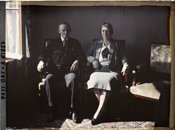 RECORD DATE NOT STATED The Hague, Netherlands Madame and Mr. Snowden , 1929 - Netherlands - StÃ phane Passet - (August 17-31) (French - ï»¿La Haye , Pays-Bas Madame et Monsieur Snowden). Woman, political figure, interior view, portrait, diplomacy, peace, repairs, man, Human beings, personality, housing , architecture, international relations, First World War, Hollande, The Hague, Madame & Mr. Snowden, English delegation Copyright: xpiemagsx AKahnlpie020223-17690 !ACHTUNG AUFNAHMEDATUM GESCHÄTZT!