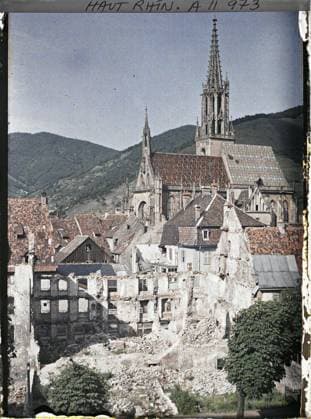 RECORD DATE NOT STATED Thann, Haut-Rhin, Alsace, France ruins near the Thann church , 1917 - Alsace - Paul Castelnau (photographic section of the armies) - (June) (French - ï»¿Thann , Haut-Rhin , Alsace , France Ruines aux abords de l Ã glise de Thann). Church, ruins, front, bombardment, First World War, France, Thann, Thann Copyright: xpiemagsx AKahnlpie020223-13513 !ACHTUNG AUFNAHMEDATUM GESCHÄTZT!