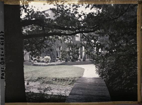 RECORD DATE NOT STATED The Hague, the Netherlands the property of Mr. Loudon , 1929 - Netherlands - StÃ phane Passet - (August 17-31) (French - ï»¿La Haye , Pays-Bas La propriÃ tÃ de Monsieur Loudon). Housing, diplomacy, villa, park , garden, Habitat , Architecture , Relations internationales, Hollande, The Hague, property of Mr Loudon Copyright: xpiemagsx AKahnlpie020223-17674 !ACHTUNG AUFNAHMEDATUM GESCHÄTZT!