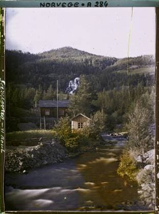 RECORD DATE NOT STATED Fagernes, Norvege Cascades you Noeselo , 1910 - Voyage of Albert Kahn and Auguste LÃ on in Scandinavia - (August 9 - September 14) (French - ï»¿Fagernes , Norvege Cascades du Noeselo). Cascade, conifer, forest , wood, river, rural architecture, hydrography, Habitat , architecture, nature , environment, Suede, Fagenes, Cascades You Noeselo Copyright: xpiemagsx AKahnlpie020223-15828 !ACHTUNG AUFNAHMEDATUM GESCHÄTZT!