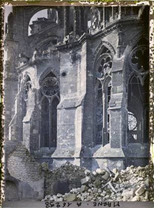 RECORD DATE NOT STATED Reims , Marne , Champagne , France , 1919 - Devastated regions, Marne, Aisne - Paul Castelnau - (February -March) (French - ï»¿Reims , Marne , Champagne , France). Church, ruins, bombing, medium age, rubble, post-war, religious architecture, First World War, Art, Habitat , Architecture, France, Reims, apse of the cathedral Copyright: xpiemagsx AKahnlpie020223-19604 !ACHTUNG AUFNAHMEDATUM GESCHÄTZT!