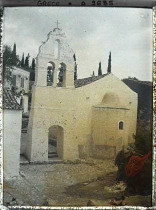 RECORD DATE NOT STATED Corfu, Greece , 1913 - Balkans, Italy - Jean Brunhes and Auguste LÃ on - (September - October 23) (French - ï»¿Corfou , Grece). Christianity, Orthodox Church, bell tower, door, rebirth, religious architecture, Religion , Art , Habitat , Architecture, Greece, Corfu, the Church in the bottom of Benitsa Copyright: xpiemagsx AKahnlpie020223-3501 !ACHTUNG AUFNAHMEDATUM GESCHÄTZT!