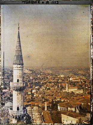 RECORD DATE NOT STATED Constantinople (current Istanbul), Turkey Panorama taken from a minaret of the Süleymaniye Camii ( Mosque of Sultan-Soliman-le-Magnifique ) towards the North (towards the Golden Horn) , 1912 - Turkey - StÃ phane Passet - (September) (French - ï»¿Constantinople ( actuelle Istanbul ) , Turquie Panorama pris d un minaret de la Süleymaniye Camii ( Â«mosquÃ e du Sultan-Soliman-le-MagnifiqueÂ» ) en direction du nord ( vers la Corne d Or )). River, Islam, exists in high definition, minaret, mosque, agglomeration panorama, religious architecture, Religion , HD , Habitat , Architecture, Turkey, Constantinople, a district of Stamboul Copyright: xpiemagsx AKahnlpie020223-5061 !ACHTUNG AUFNAHMEDATUM GESCHÄTZT!