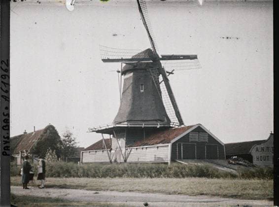 RECORD DATE NOT STATED The Hague, the Netherlands , 1929 - Netherlands - StÃ phane Passet - (August 17-31) (French - ï»¿La Haye , Pays-Bas). Aeraulic installation , ventilation, woman, agriculture , breeding, mill, rural architecture, Habitat , architecture, human beings, economic activity, Hollande, The Hague, windmill Copyright: xpiemagsx AKahnlpie020223-17760 !ACHTUNG AUFNAHMEDATUM GESCHÄTZT!
