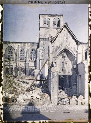 RECORD DATE NOT STATED Reims , Marne , Champagne , France , 1919 - Devastated regions, Marne, Aisne - Paul Castelnau - (February -March) (French - ï»¿Reims , Marne , Champagne , France). Church, Christianity, sculpture, bell tower, ruins, bombing, door, medium age, rubble, post-war, religious architecture, Religion, art, First World War, Habitat , Architecture, France , Reims , St Jacques Copyright: xpiemagsx AKahnlpie020223-19601 !ACHTUNG AUFNAHMEDATUM GESCHÄTZT!