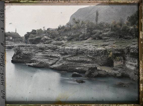 RECORD DATE NOT STATED Mostar, Bosnia and Herzegovina Bords de la Neretva , 1912 - Balkans, Italy - Jean Brunhes and Auguste LÃ on - (October 13 - 27) (French - ï»¿Mostar , Bosnie-HerzÃ govine Bords de la Neretva). River, erosion, hydrography, Nature , Environment, Bosnie, Mostar, edges of the Narenta Copyright: xpiemagsx AKahnlpie020223-6417 !ACHTUNG AUFNAHMEDATUM GESCHÄTZT!