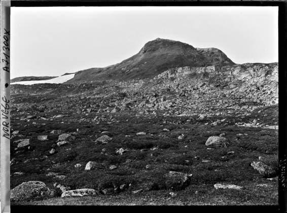 RECORD DATE NOT STATED Fine, Norway the surroundings of the Hardangerjökulen glacier , 1910 - Voyage of Albert Kahn and Auguste LÃ on in Scandinavia - (August 9 - September 14) (French - ï»¿Finse , Norvege Les abords du glacier Hardangerjökulen). Landscape, Mont , Mountain, Snow, Ice , Glacier, Nature , Environment Copyright: xpiemagsx AKahnlpie020223-1006 !ACHTUNG AUFNAHMEDATUM GESCHÄTZT!