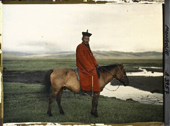 RECORD DATE NOT STATED Around Ourga, Mongolia a rider near a watercourse, the Jalkhanz Kuthugtu Damdinbazar (?) , 1913 - Mongolia - StÃ phane Passet - (July 6-25) (French - ï»¿Aux environs d Ourga , Mongolie Un cavalier pres d un cours d eau , Le Jalkhanz Kuthugtu Damdinbazar ( ? )). Animal transport, horse, rider, landscape, Buddhism, political figure, real animal, costume, minister, exists in high definition, watercourse, hydrography, equidated, man, Transport, nature , environment, religion, personality, animal, clothing, HD, human beings, Mongol rider S, The road to Ourga Copyright: xpiemagsx AKahnlpie020223-1568 !ACHTUNG AUFNAHMEDATUM GESCHÄTZT!