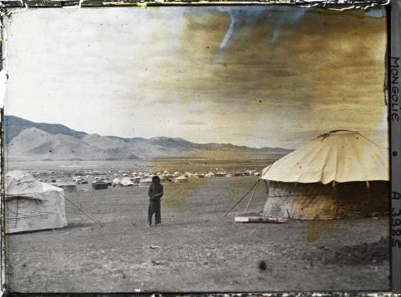 RECORD DATE NOT STATED Ourga, Mongolia A camp established west of Gandan, in the plain of Tuul , 1913 - Mongolia - StÃ phane Passet - (July 6-25) (French - ï»¿Ourga , Mongolie Un campement Ã tabli Ã l™ouest de Gandan , dans la plaine de la Tuul). Landscape, Mont , Mountain, costume, yurt, nomad, tent, home, domestic life, man, Nature , Environment, clothing, housing , architecture, daily life, human beings, Ourga, general view of the Mongolian city Copyright: xpiemagsx AKahnlpie020223-1601 !ACHTUNG AUFNAHMEDATUM GESCHÄTZT!